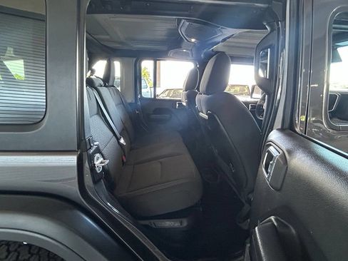 Used 2024 Jeep Wrangler Unlimited Rubicon 4xe AWD/4WD image 40
