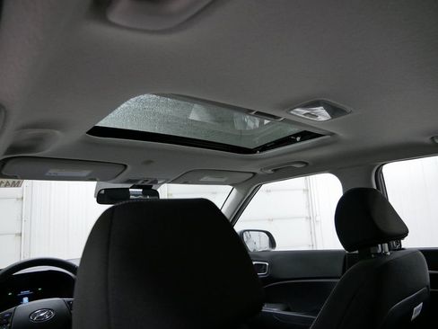 Used 2026 Hyundai Venue SEL FWD image 11