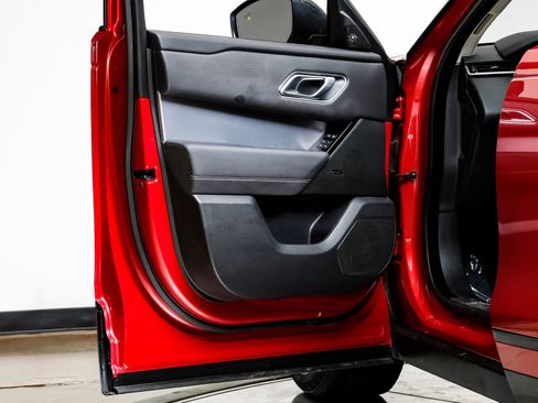 Used 2023 Land Rover Range Rover Velar R-Dynamic S image 43