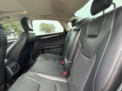 Used 2019 Ford Fusion Titanium FWD image 12