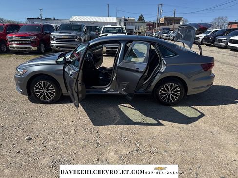 Used 2021 Volkswagen Jetta SE image 27