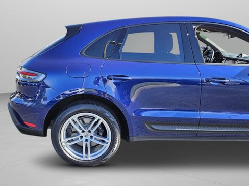 Used 2022 Porsche Macan image 10