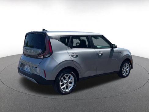 Used 2025 Kia Soul LX w/ LX Technology Package FWD image 13