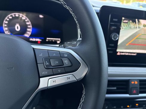 New 2025 Volkswagen Taos SE image 12