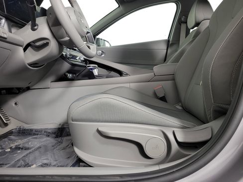 New 2025 Hyundai Elantra SEL image 26