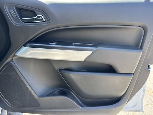 Used 2021 Chevrolet Colorado LT RWD image 14