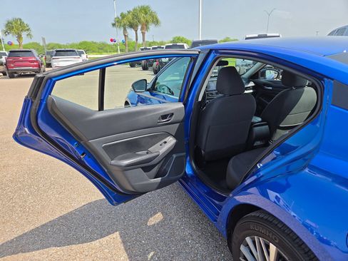 Used 2025 Nissan Altima 2.5 SV FWD image 14