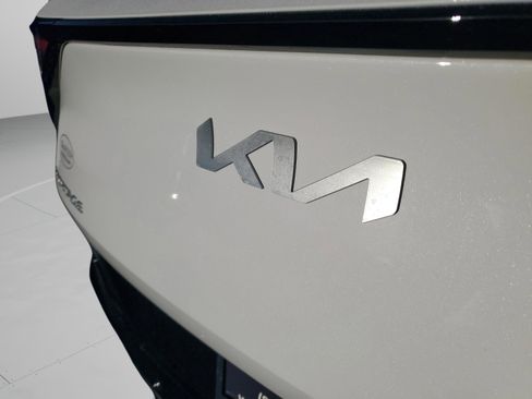 New 2026 Kia Sportage SX FWD image 32