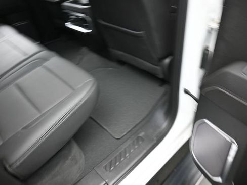 Used 2023 GMC Sierra 1500 Denali AWD/4WD image 34