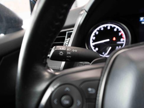 Used 2024 Toyota Camry SE image 13