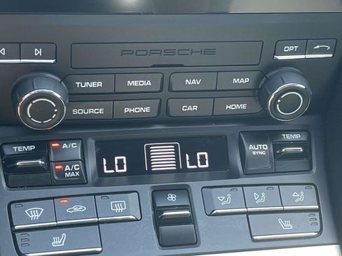 Used 2025 Porsche 718 Cayman RWD image 23