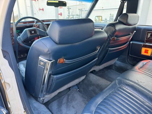 Used 1991 Cadillac Brougham image 49