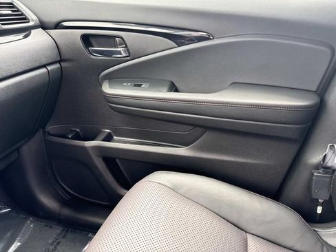 Certified 2022 Honda Ridgeline Black Edition image 24