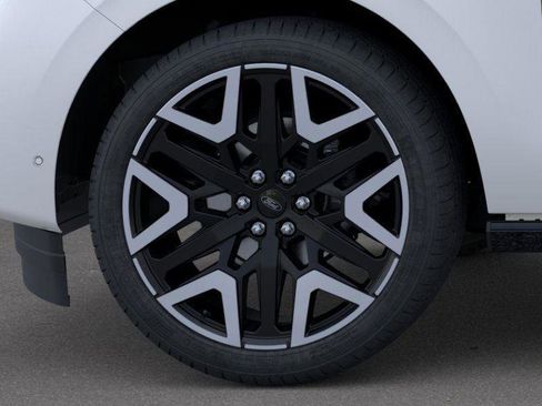 New 2025 Ford Expedition Max Platinum w/ Platinum Ultimate Package image 19