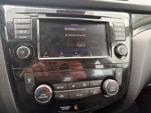 Used 2021 Nissan Rogue Sport SV w/ Technology Package AWD/4WD image 11