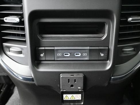 New 2026 RAM 2500 Laramie AWD/4WD image 23