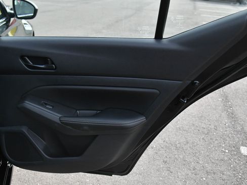 Used 2025 Nissan Altima 2.5 SV image 35