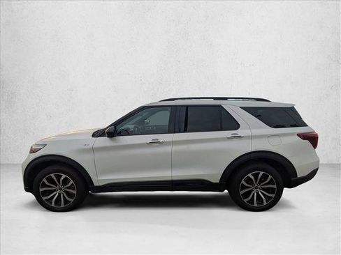 Certified 2022 Ford Explorer ST-Line image 9