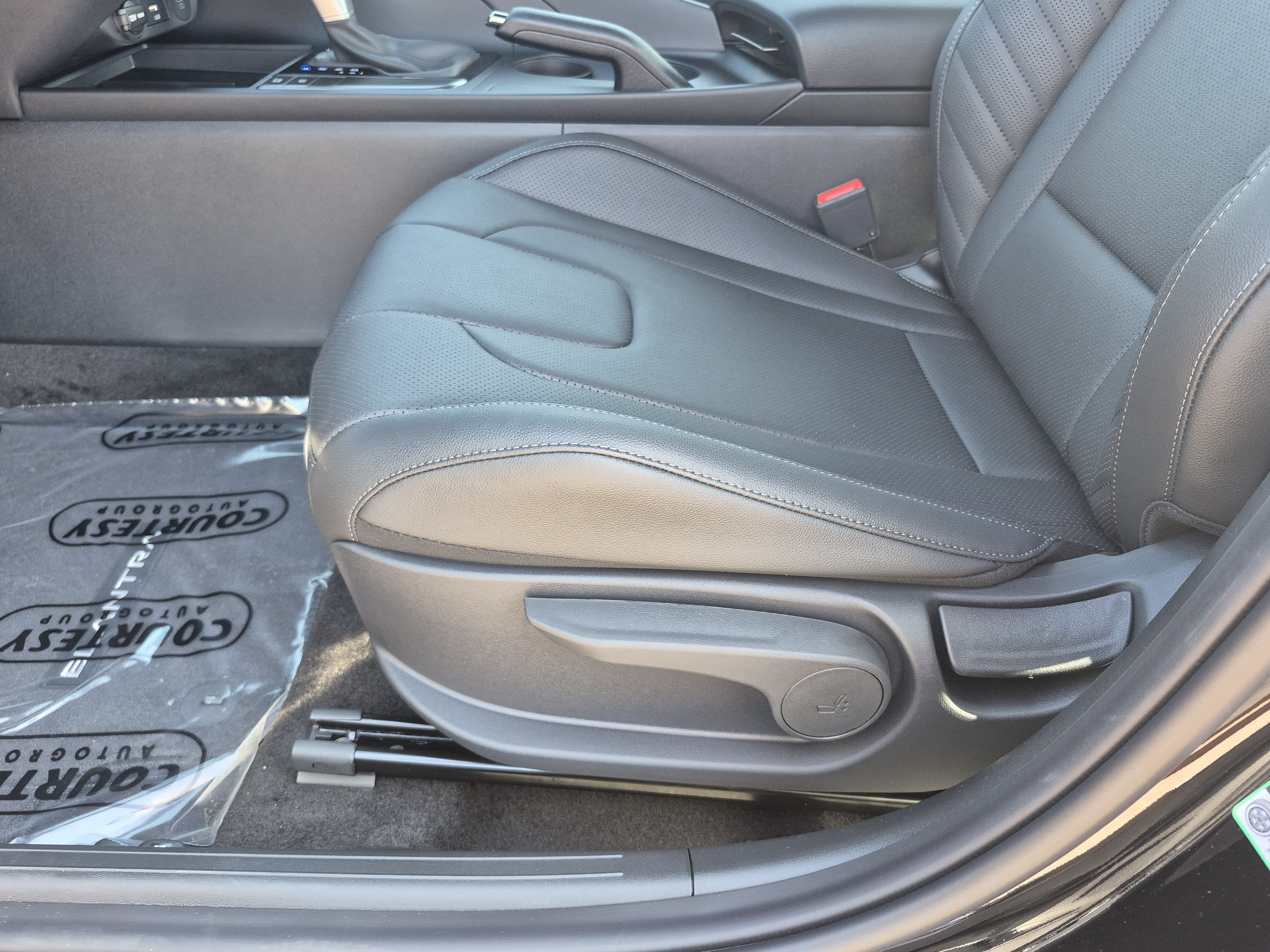 New 2026 Hyundai Elantra SEL Sport FWD image 18