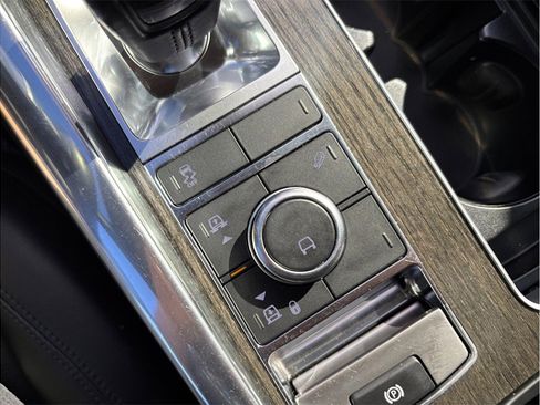 Used 2018 Land Rover Range Rover Sport HSE Dynamic image 36
