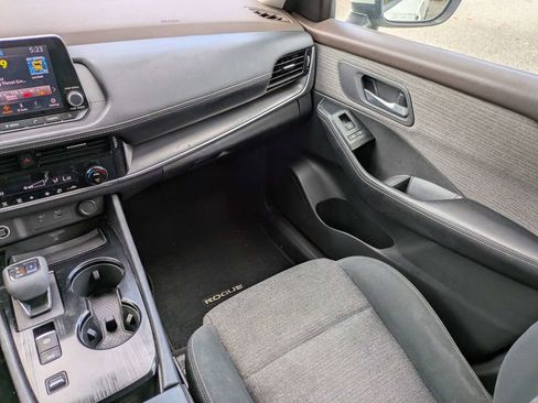 Used 2021 Nissan Rogue SV FWD image 16