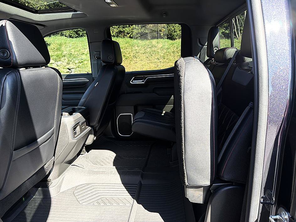 Used 2024 Chevrolet Tahoe High Country w/ Premium Package AWD/4WD image 13