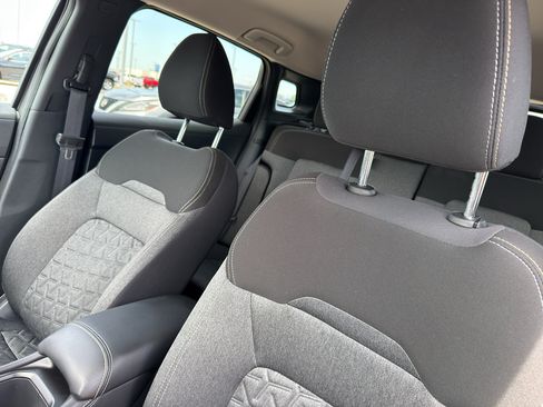 Certified 2025 Nissan Kicks SV AWD/4WD image 27