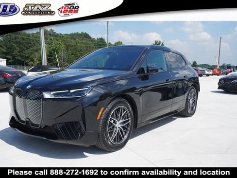 Used 2022 BMW iX xDrive50 w/ Sport Package AWD/4WD image 3
