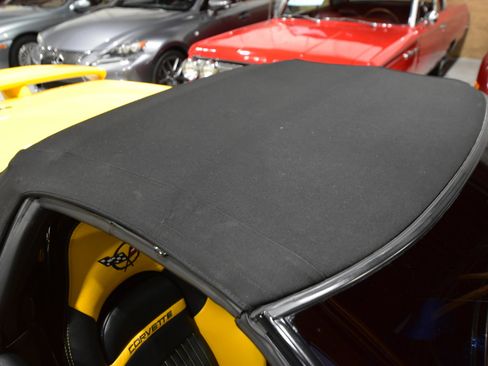 Used 2003 Chevrolet Corvette Convertible w/ Preferred Equipment Group1 image 22