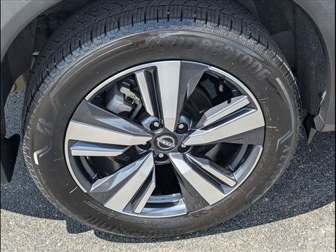 Used 2024 Nissan Rogue SL w/ SL Premium Package AWD/4WD image 24