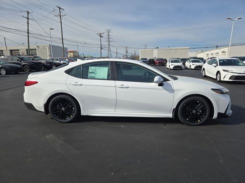 New 2026 Toyota Camry SE image 6