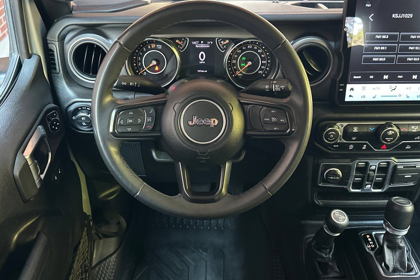 Used 2023 Jeep Gladiator Sport AWD/4WD image 14