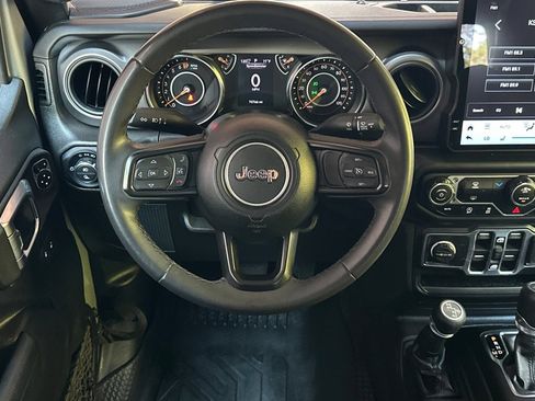 Used 2023 Jeep Gladiator Sport AWD/4WD image 14