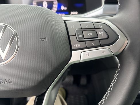New 2025 Volkswagen Taos SE image 20