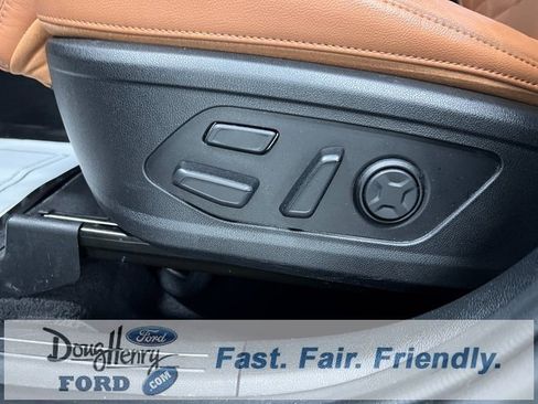 Used 2023 Kia Sorento SX Prestige image 25