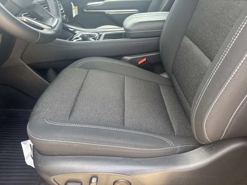 Used 2024 Chevrolet Traverse LT w/ LPO, Floor Liner Package FWD image 30