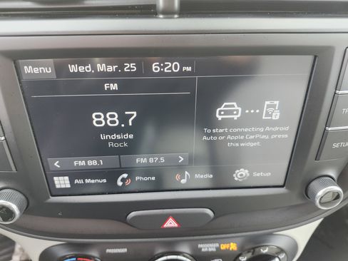 Used 2025 Kia Soul LX w/ LX Technology Package image 4