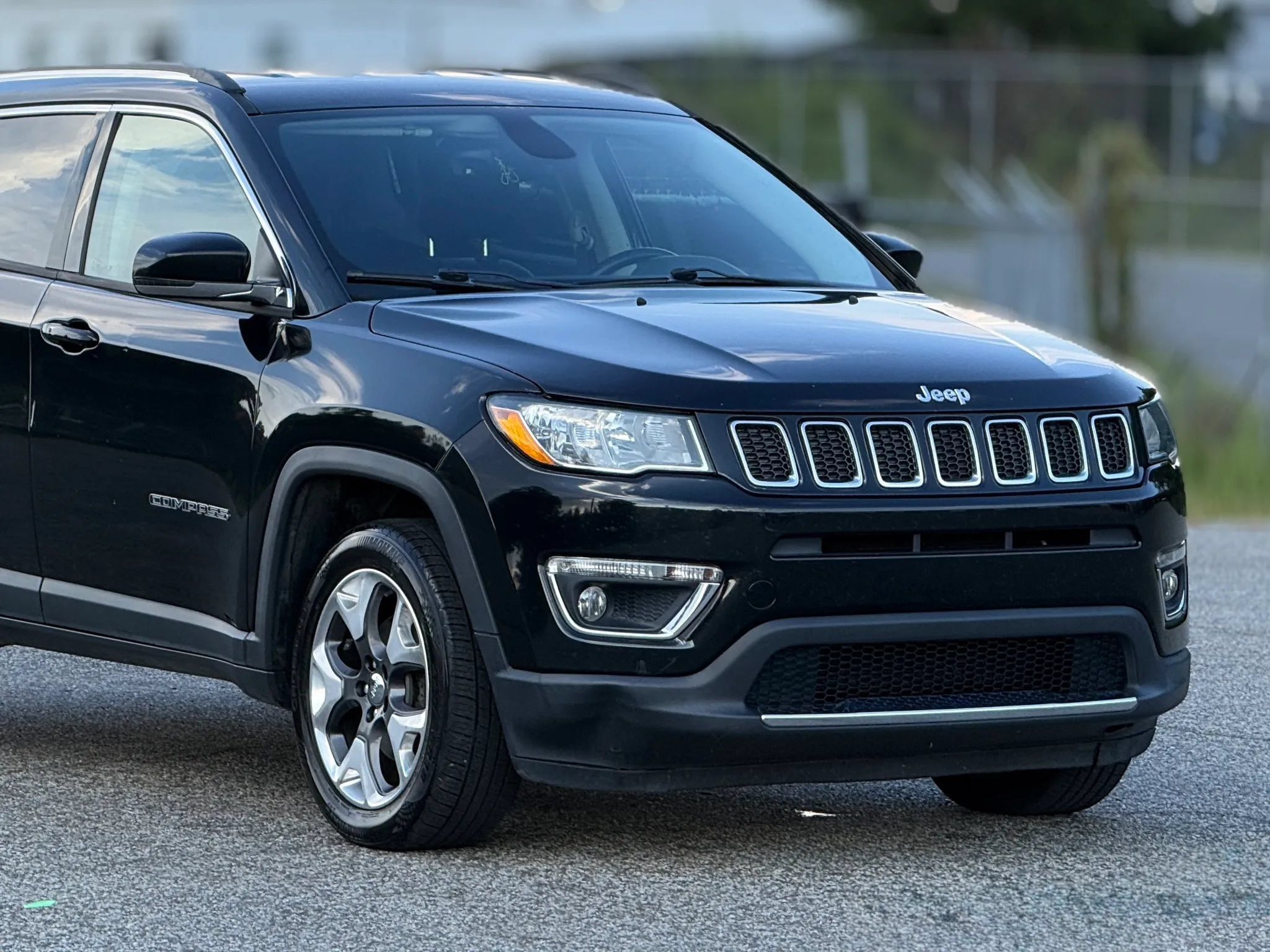 Used 2018 Jeep Compass Limited AWD/4WD image 15