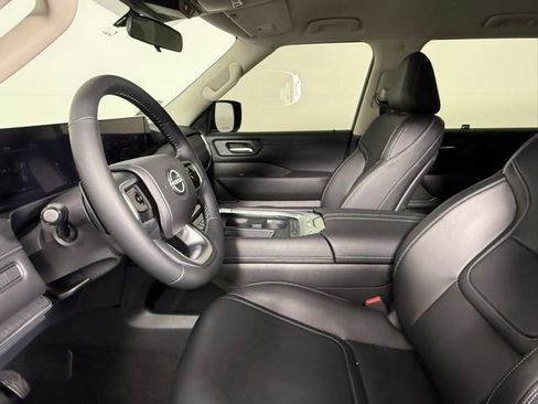 Used 2025 Nissan Armada SV RWD image 27