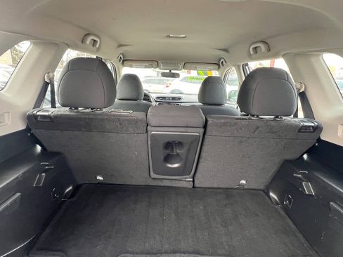 Used 2017 Nissan Rogue S FWD image 8