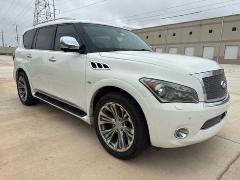 Used 2014 INFINITI QX80 4WD w/ Deluxe Touring Package image 3