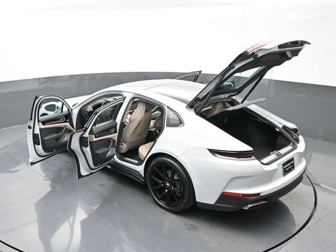 Certified 2025 Porsche Panamera image 30