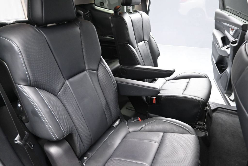 Used 2023 Subaru Ascent Limited AWD/4WD image 22