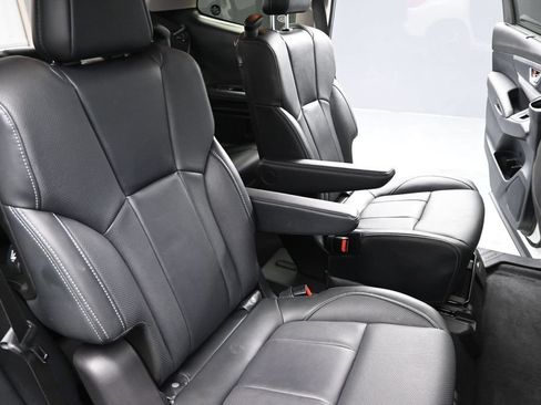 Used 2023 Subaru Ascent Limited AWD/4WD image 22