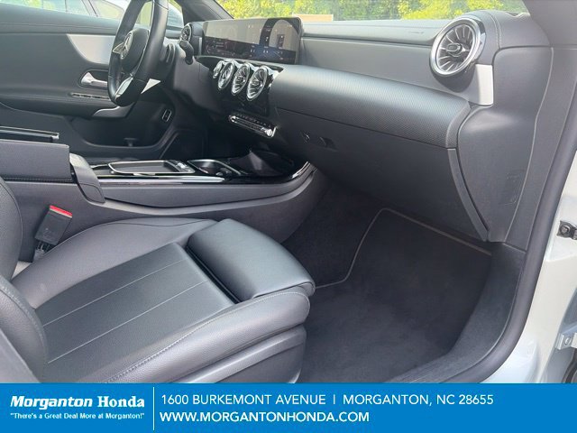 Used 2025 Mercedes-Benz CLA 250 4MATIC image 38