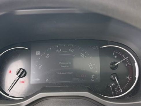 Used 2024 Toyota RAV4 XLE w/ Convenience Package FWD image 6