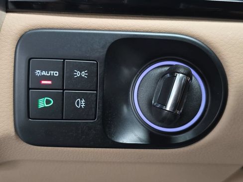 Certified 2023 Porsche Cayenne AWD/4WD image 22