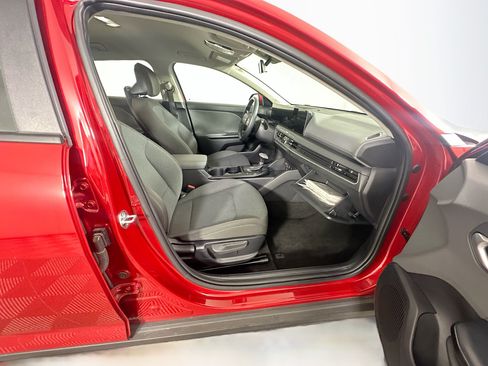 Used 2025 Kia K4 FWD image 29