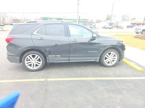 Used 2018 Chevrolet Equinox Premier image 2