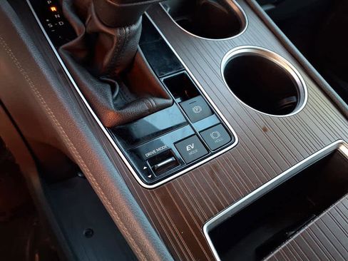 Certified 2024 Toyota Sienna LE image 16